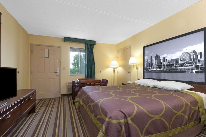 Room 14 of 16