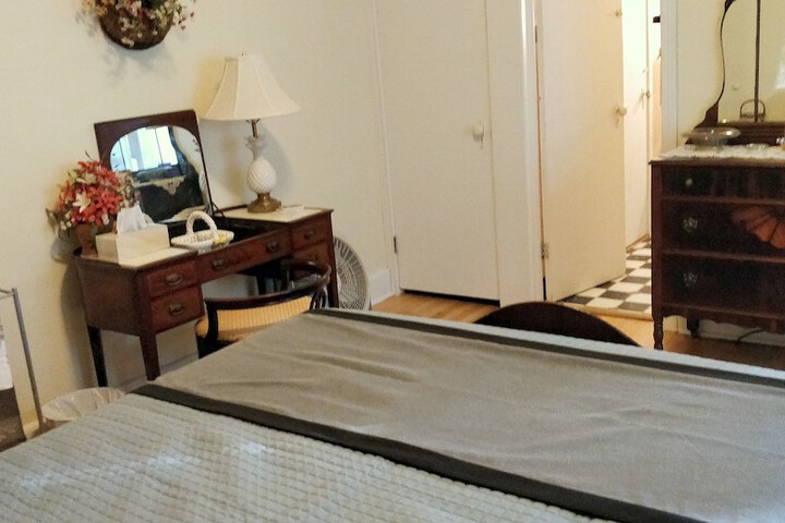 Room 34 of 47
