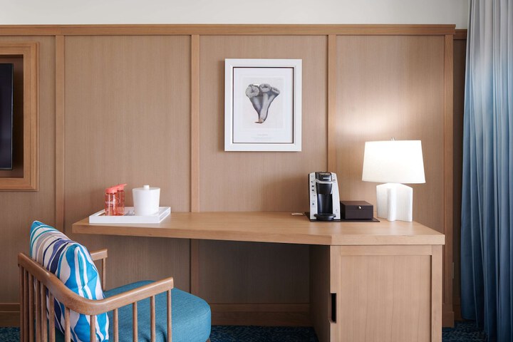 Room 42 of 164