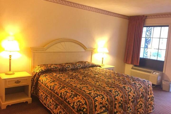 Room 4 of 6