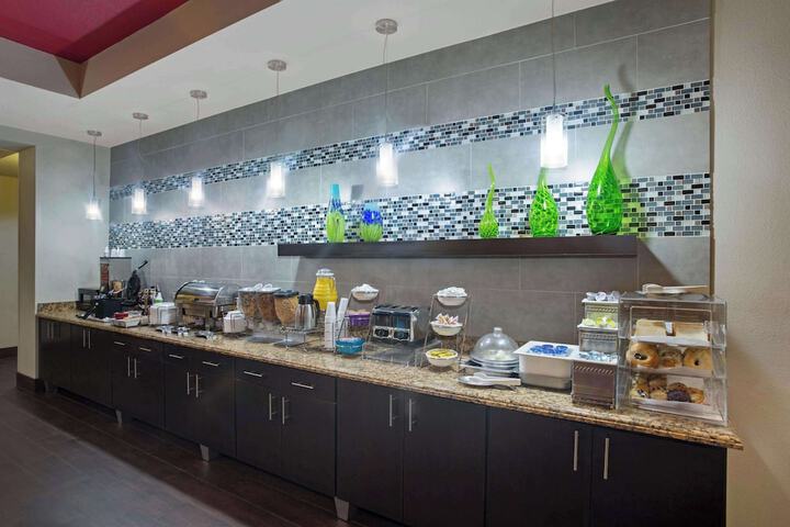 La Quinta Inn & Suites by Wyndham Pearsall