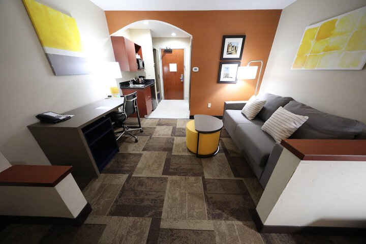 Comfort Inn & Suites Hutchinson