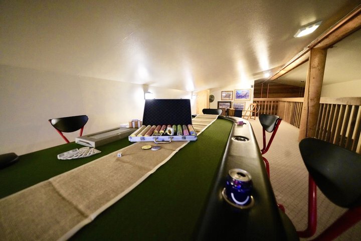 Room 11 of 18