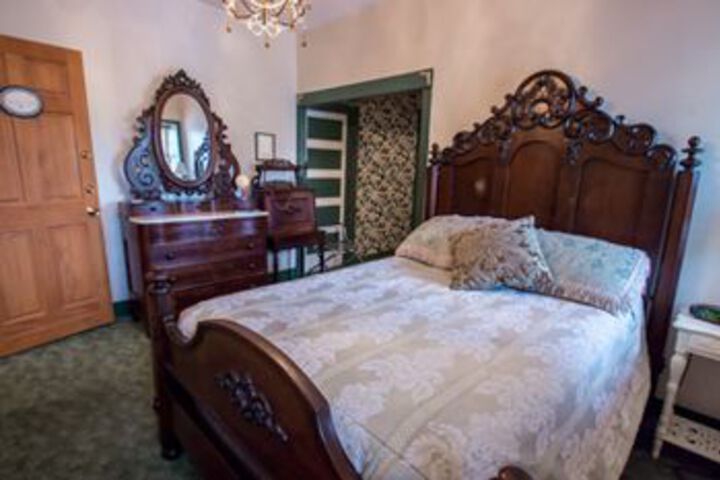 The Historic Fairfield Inn