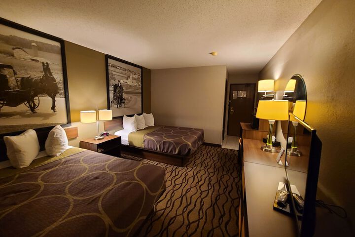 Room 13 of 20