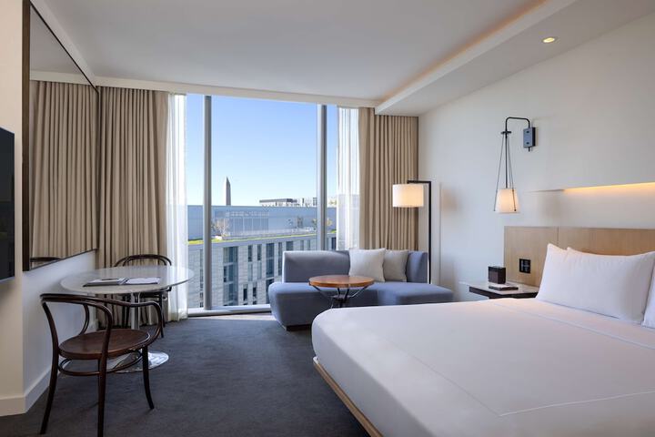 Room 70 of 122