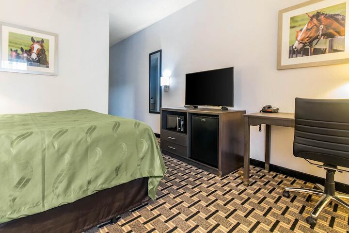Room 15 of 32