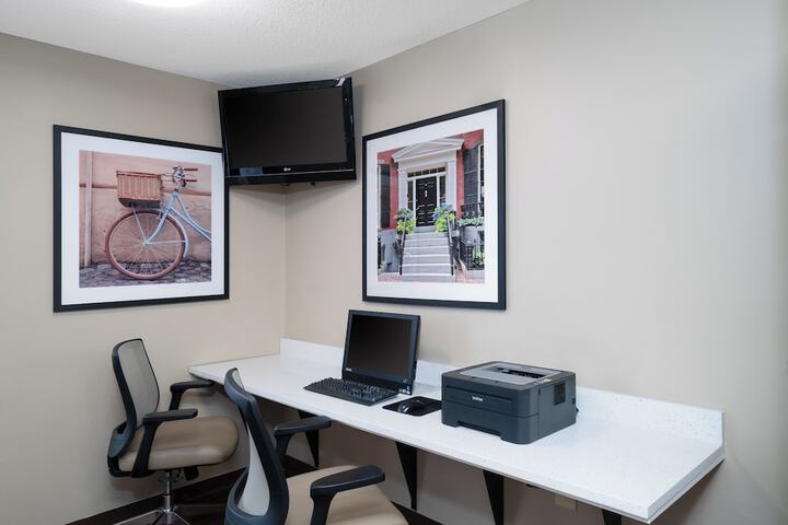 Business Center 18 of 18