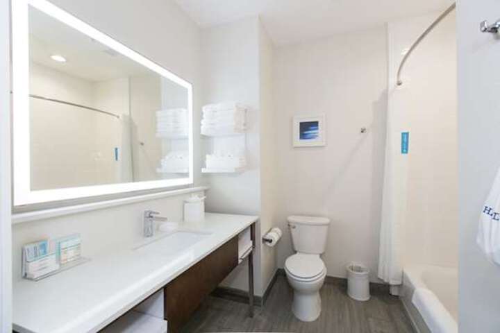 Room 141 of 200