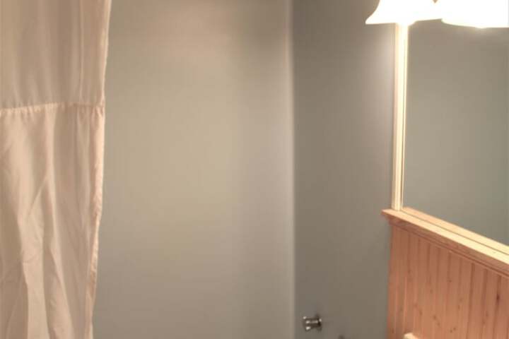 Room 106 of 247