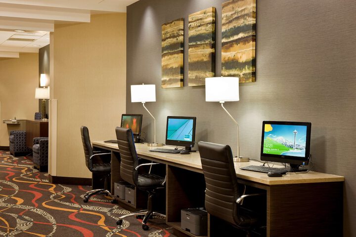 Business Center 23 of 23