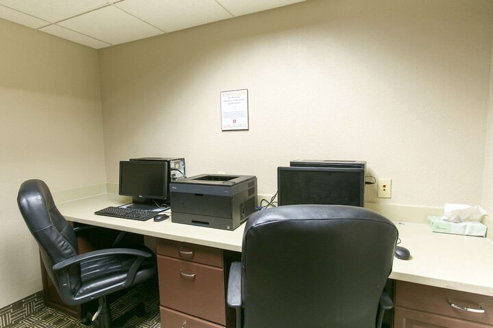 Business Center 44 of 45