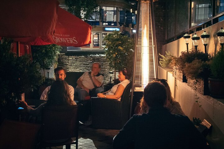 Lounge 66 of 68