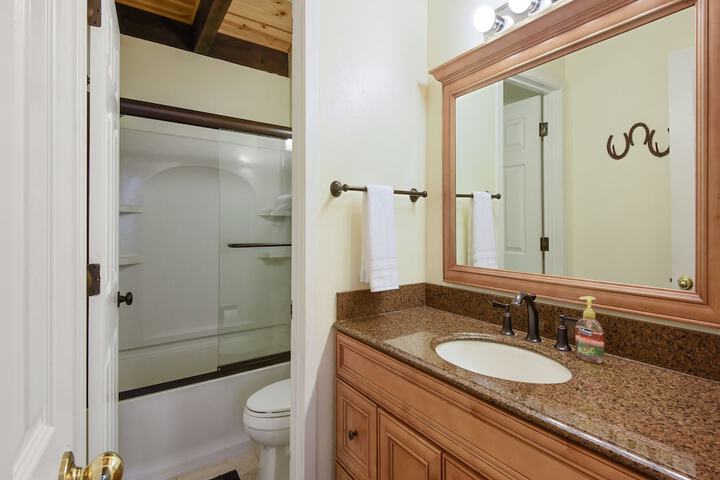 Enjoy Forest Views Retreat at Kingswood Village!