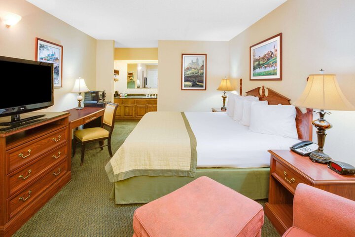 Room 5 of 16