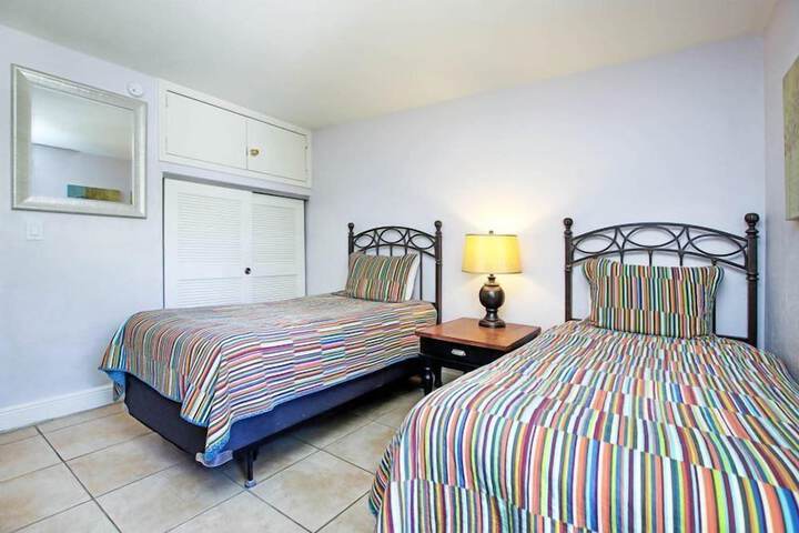 South Seas Beach Villa 2001