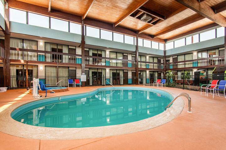 Pool 4 of 25