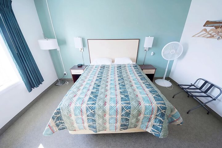 Room 5 of 10