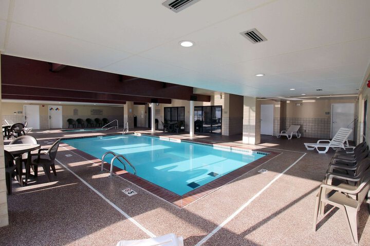 Country Inn & Suites by Radisson Council Bluffs, IA