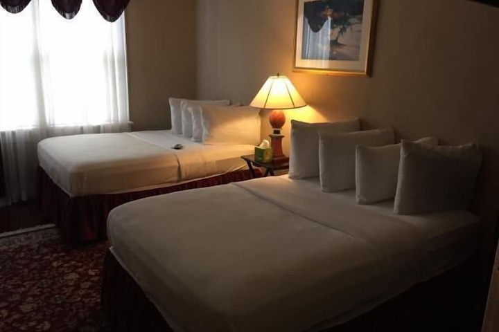 Room 38 of 62