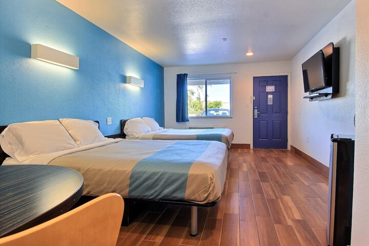 Room 32 of 37