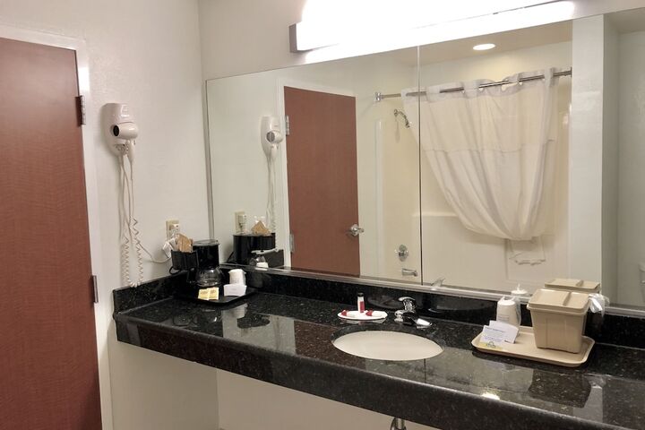 Room 52 of 85