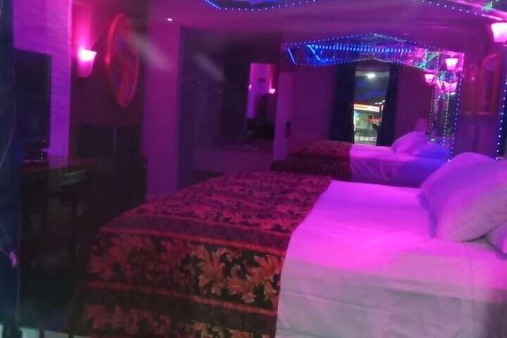 Room 10 of 15