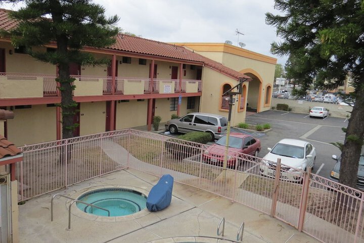 Pool 20 of 58