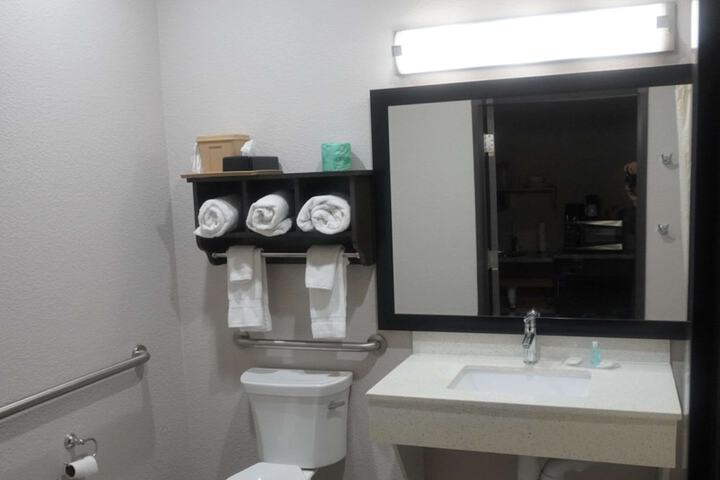 Room 10 of 29