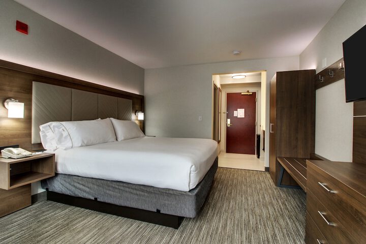 Room 14 of 25