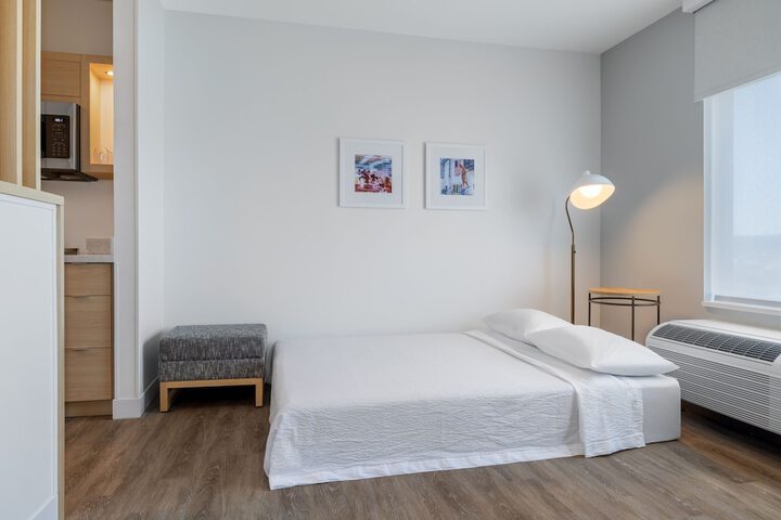 Room 13 of 40