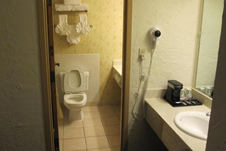 Chateau Hotel and Conference Center