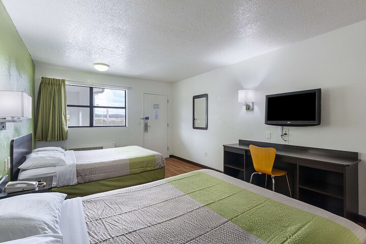 Room 13 of 22