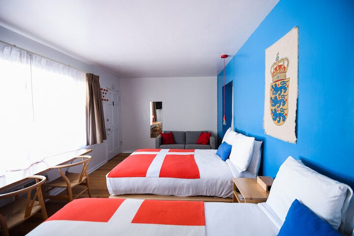 Room 9 of 25