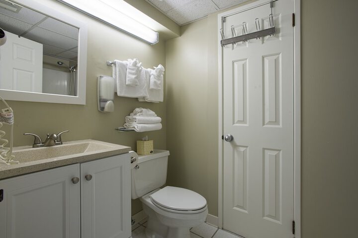 Room 25 of 42