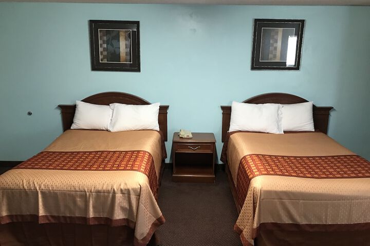 Room 12 of 25