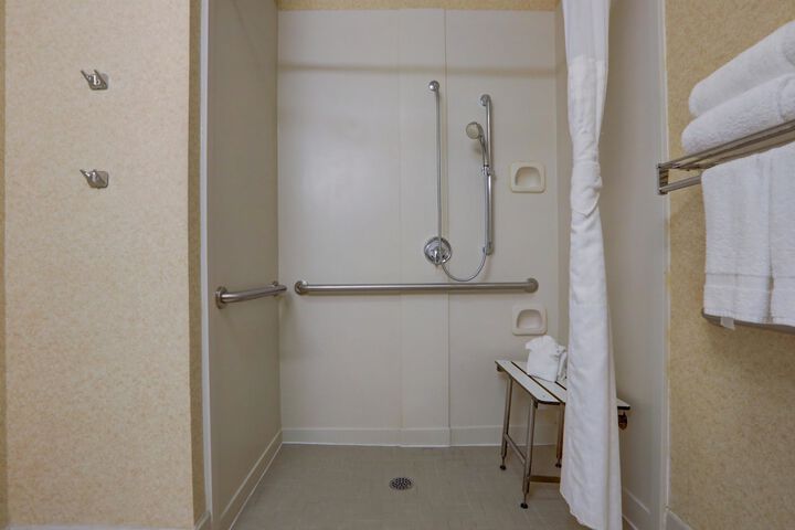 Room 23 of 37