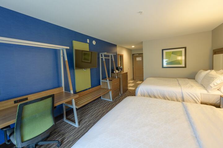 Room 9 of 34