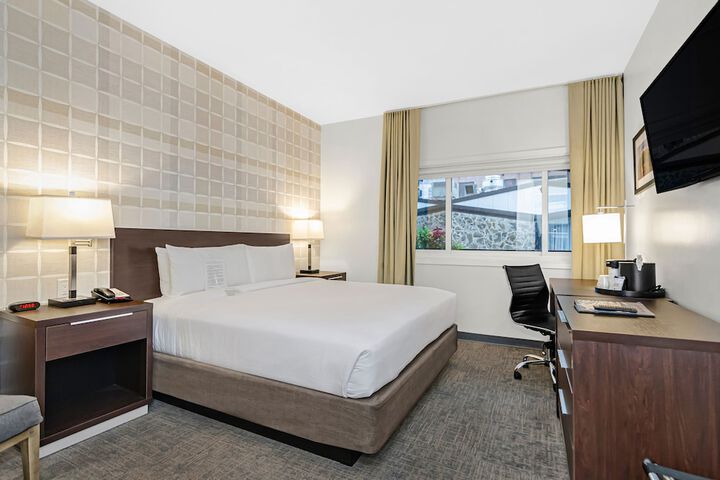 Room 8 of 38