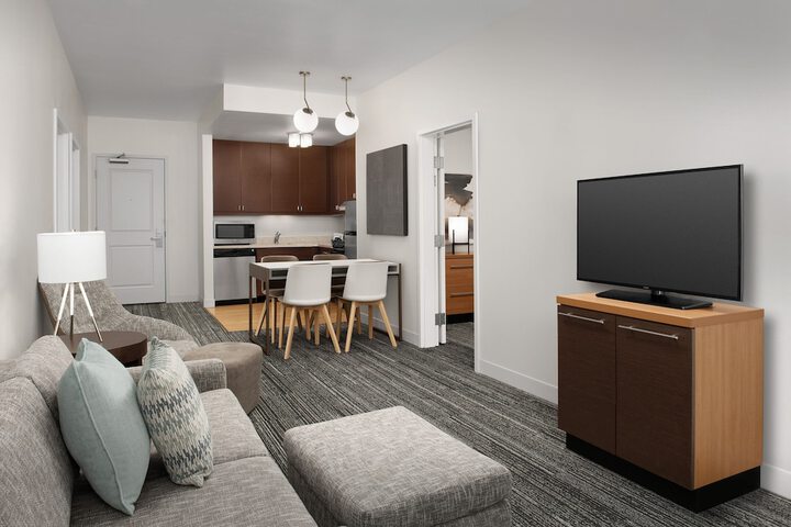Room 17 of 38