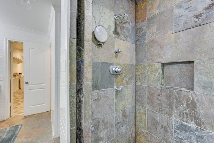 Game Room Trails! 30-acre Lakefront Streetman Gem
