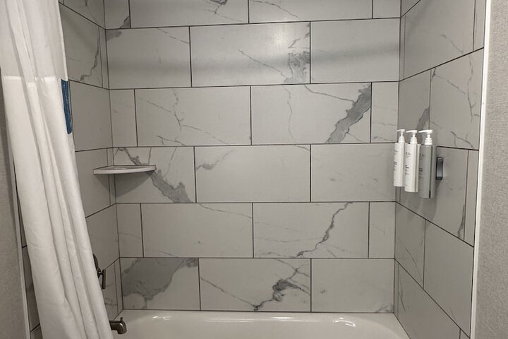Room 70 of 104