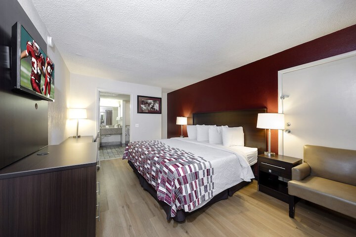 Room 8 of 24
