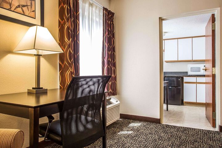 Room 12 of 24