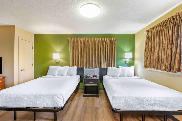 Room 13 of 25