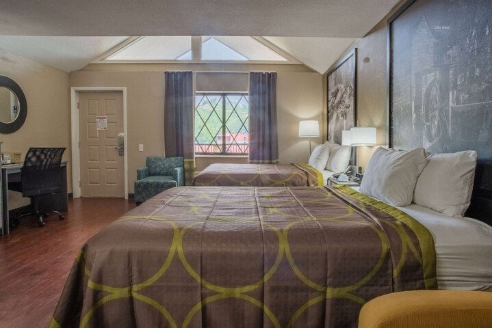 Room 14 of 35