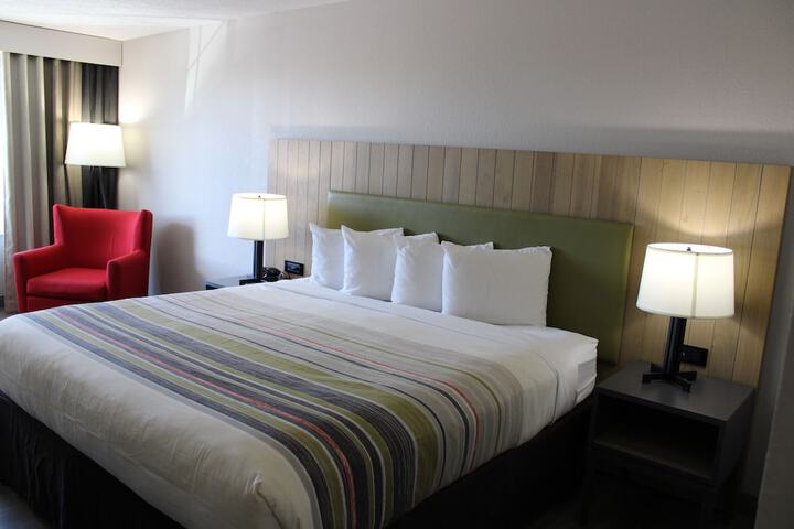 Room 18 of 33