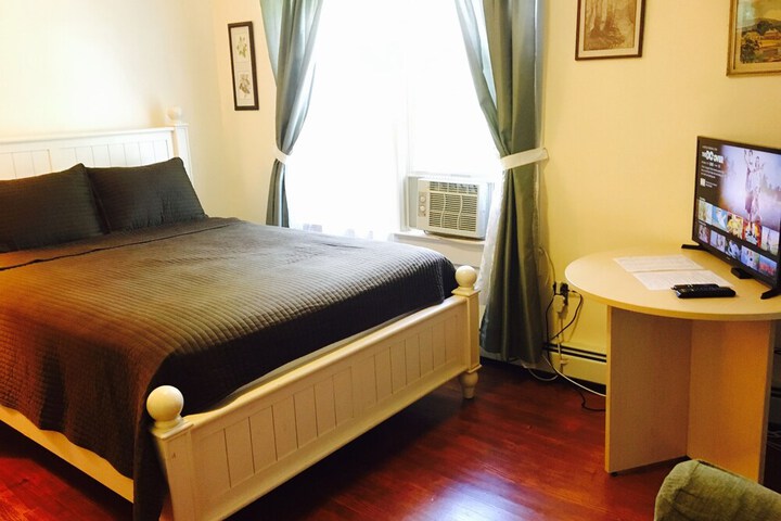 Room 35 of 82