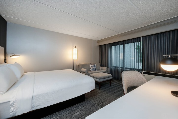 Room 30 of 47