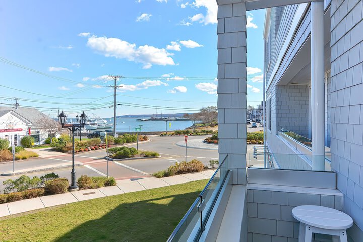 Harbourtown Suites
